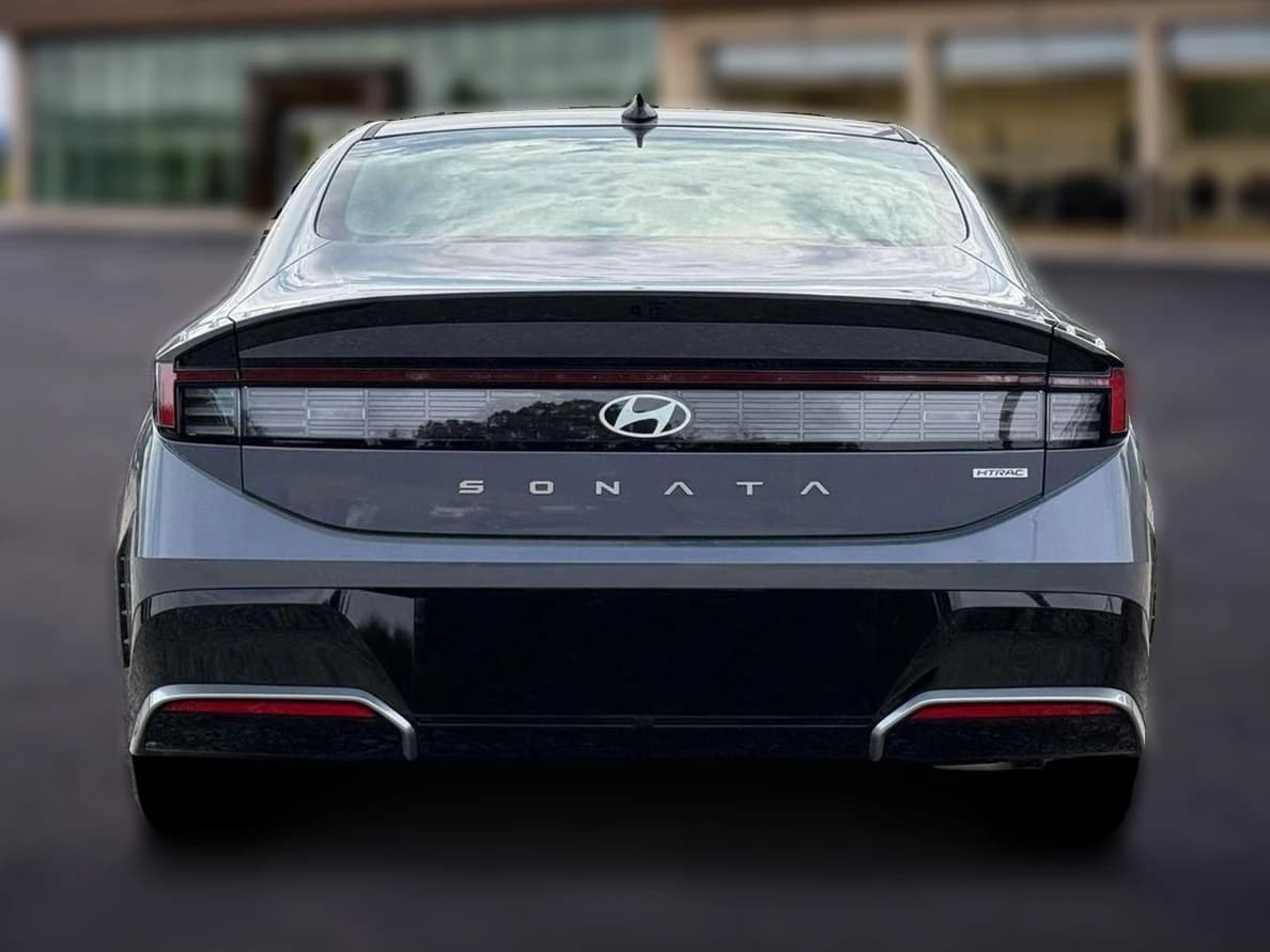 Hyundai Sonata SEL Sport FWD 2026 — side view