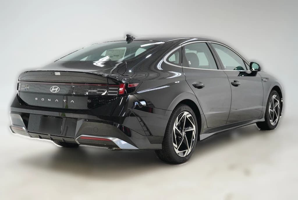 Hyundai Sonata SEL Sport FWD 2026 — side view