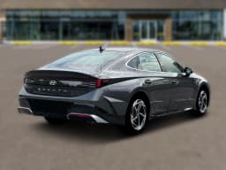 Hyundai Sonata SEL Sport FWD 2026 — side view