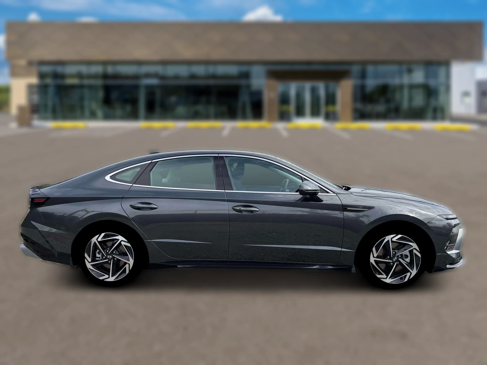 Hyundai Sonata SEL Sport FWD 2026 — side view