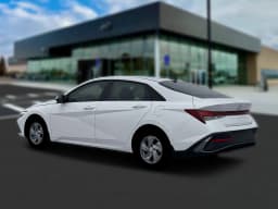 Hyundai Elantra SE Sedan 2026 — side view