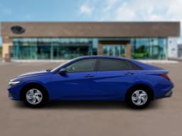 Hyundai Elantra SE IVT 2026 — side view