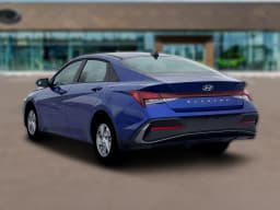Hyundai Elantra SE IVT 2026 — side view