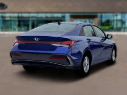 Hyundai Elantra SE IVT 2026 — side view