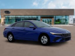 Hyundai Elantra SE IVT 2026 — side view