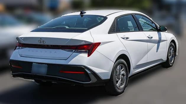 Hyundai Elantra SE IVT 2026 — side view
