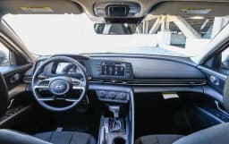 Hyundai Elantra SE IVT 2026 — side view