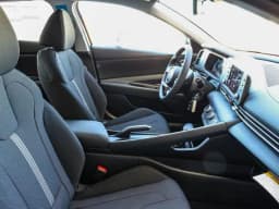 Hyundai Elantra SE IVT 2026 — side view