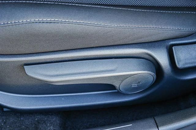 Hyundai Elantra SE IVT 2026 — side view
