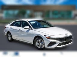 Hyundai Elantra SE Sedan 2026 — side view