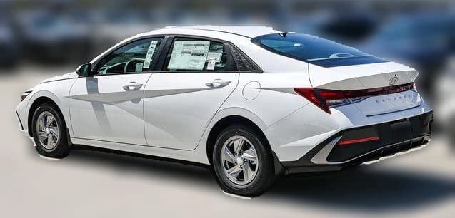 Hyundai Elantra SE Sedan 2026 — side view