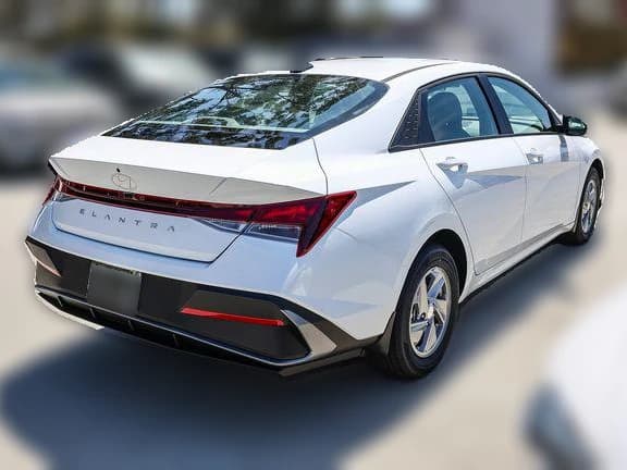Hyundai Elantra SE Sedan 2026 — side view