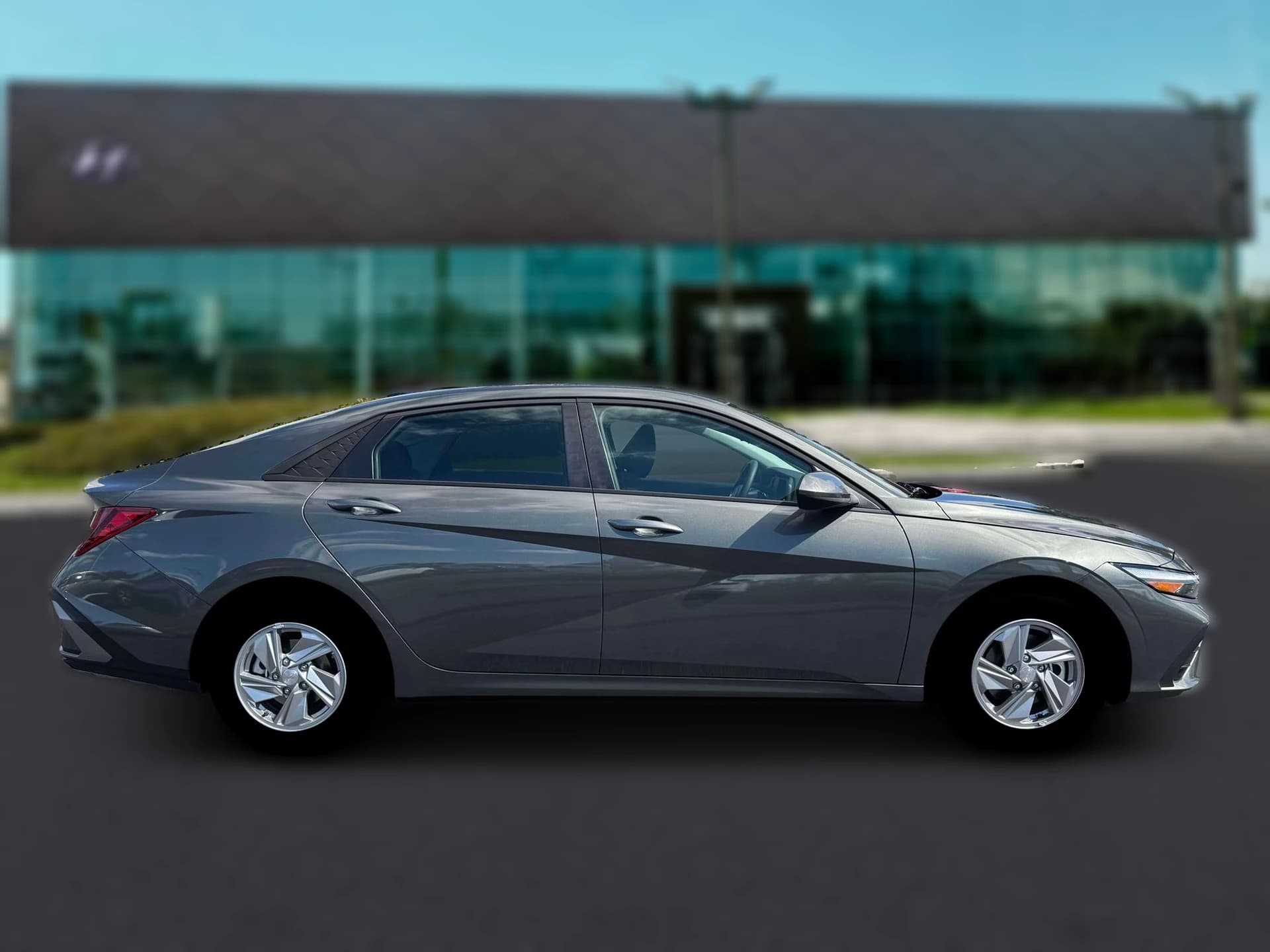 Hyundai Elantra SE Sedan 2026 — side view