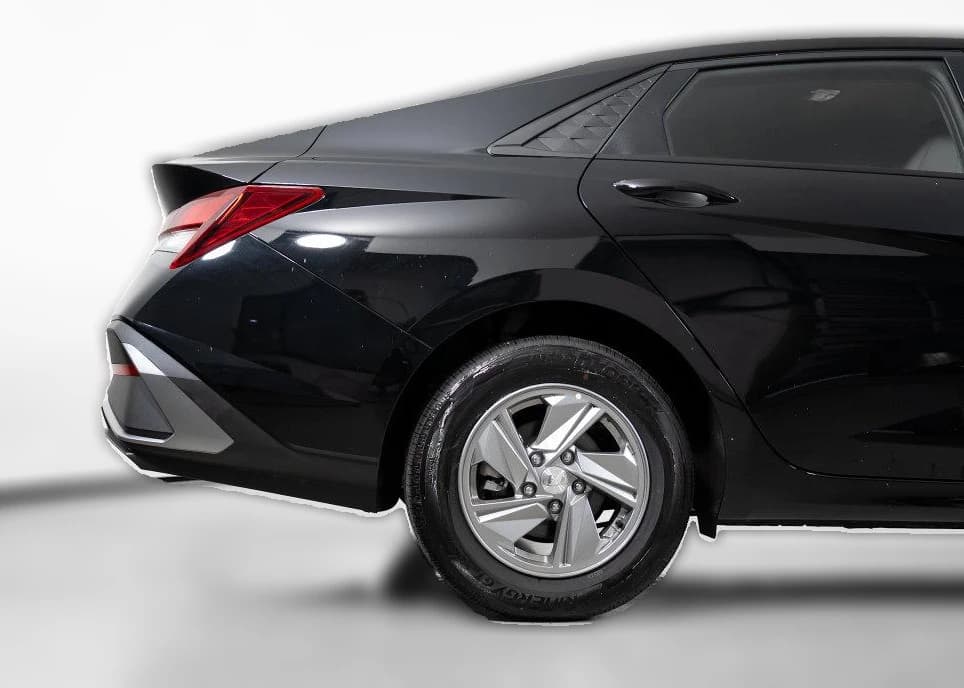 Hyundai Elantra SE IVT 2026 — side view