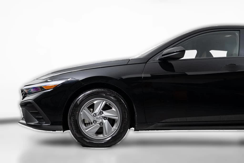 Hyundai Elantra SE IVT 2026 — side view