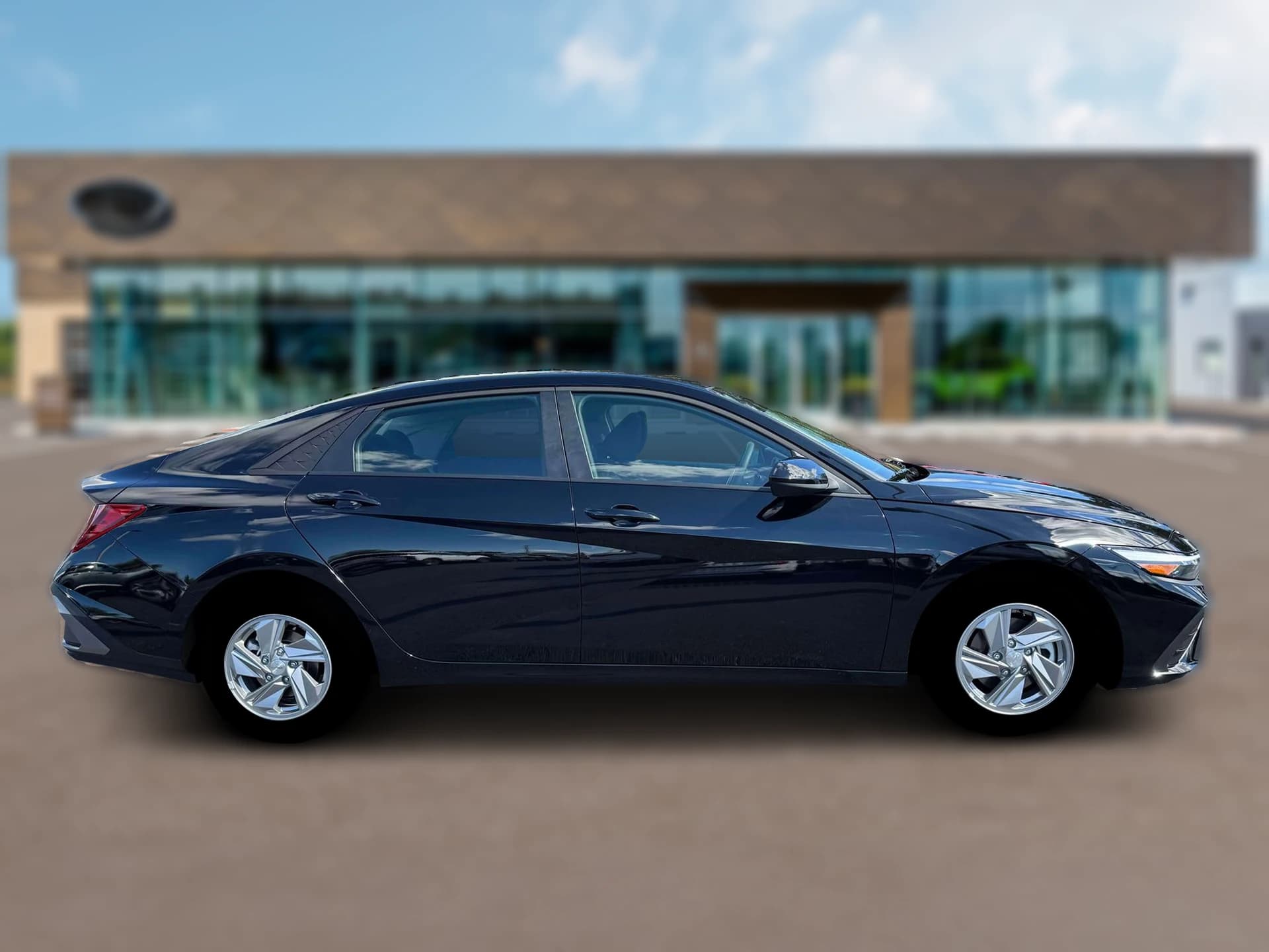 Hyundai Elantra SE Sedan 2026 — side view