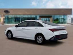 Hyundai Elantra SE Sedan 2026 — side view