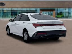 Hyundai Elantra SE Sedan 2026 — side view