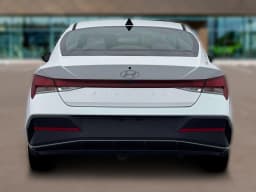 Hyundai Elantra SE Sedan 2026 — side view