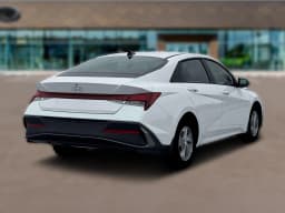 Hyundai Elantra SE Sedan 2026 — side view