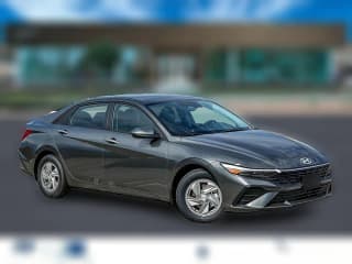 Hyundai Elantra SE Sedan