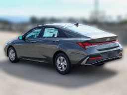 Hyundai Elantra SE Sedan 2026 — side view