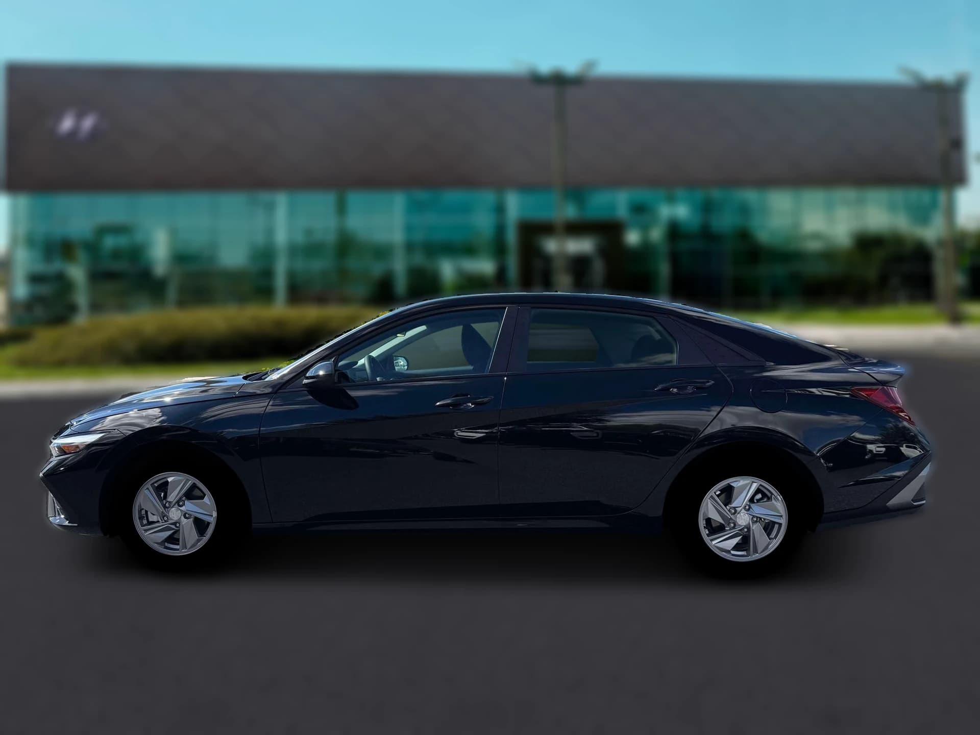 Hyundai Elantra SE Sedan 2026 — side view