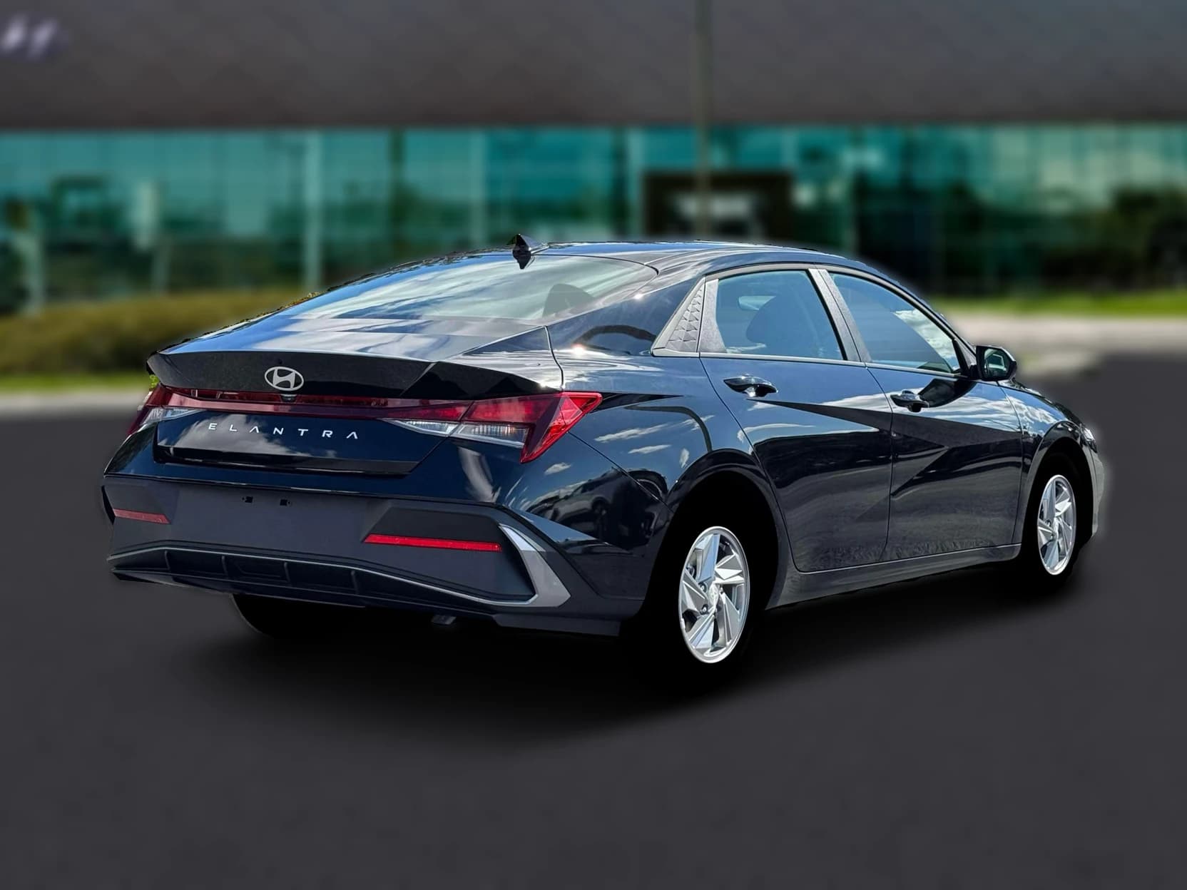 Hyundai Elantra SE Sedan 2026 — side view