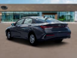 Hyundai Elantra SE Sedan 2026 — side view