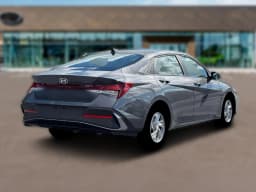 Hyundai Elantra SE Sedan 2026 — side view