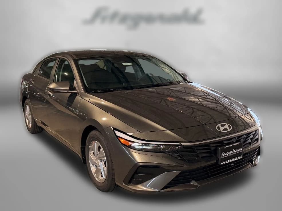 Hyundai Elantra SE Sedan 2026 — side view