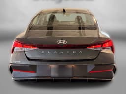 Hyundai Elantra SE Sedan 2026 — side view