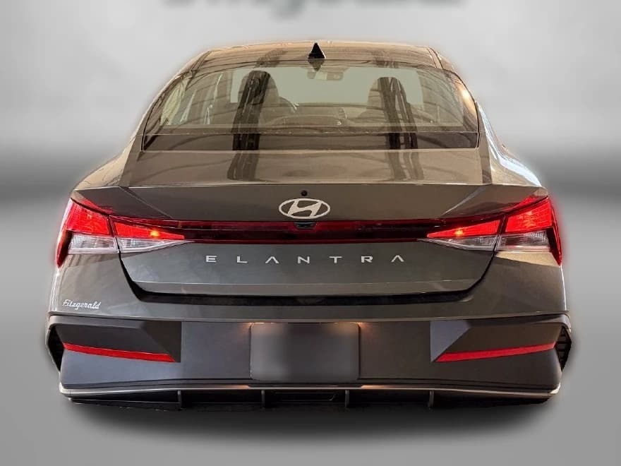 Hyundai Elantra SE Sedan 2026 — side view