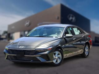 Hyundai Elantra SE Sedan