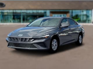 Hyundai Elantra SE Sedan