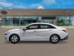Hyundai Elantra SE Sedan 2026 — side view