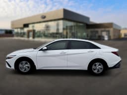 Hyundai Elantra SE Sedan 2026 — side view