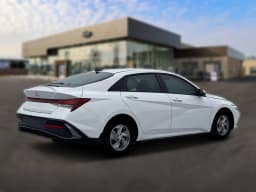 Hyundai Elantra SE Sedan 2026 — side view