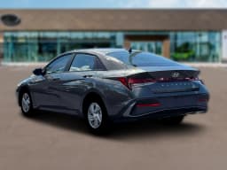 Hyundai Elantra SE Sedan 2026 — side view