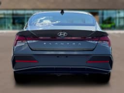 Hyundai Elantra SE Sedan 2026 — side view