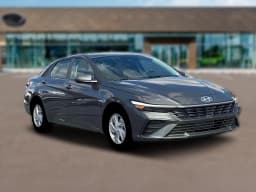 Hyundai Elantra SE Sedan 2026 — side view