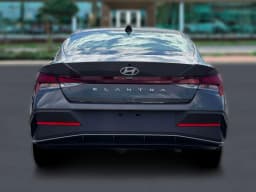 Hyundai Elantra SE Sedan 2026 — side view
