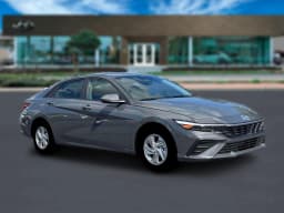 Hyundai Elantra SE Sedan 2026 — side view