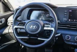 Hyundai Elantra SE IVT 2026 — side view