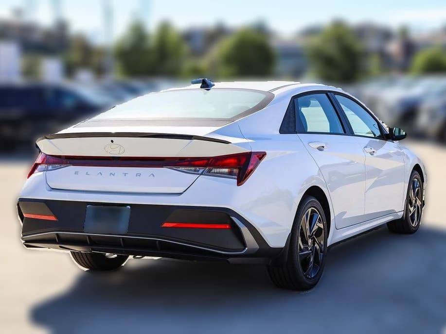 Hyundai Elantra SEL Sport Sedan 2026 — side view