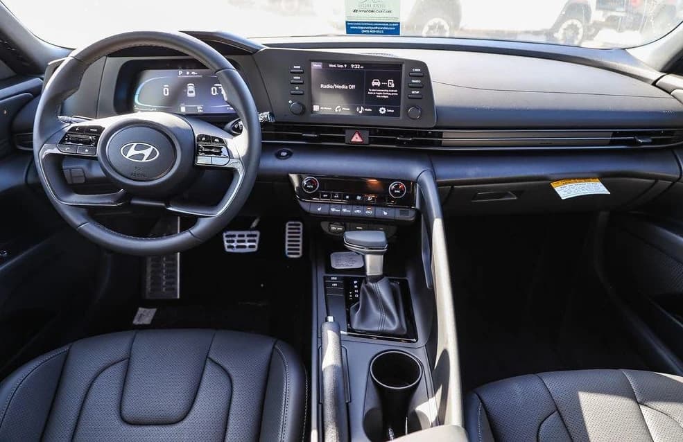 Hyundai Elantra SEL Sport Sedan 2026 — side view
