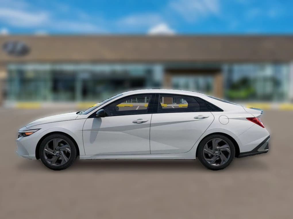 Hyundai Elantra SEL Sport IVT 2026 — side view
