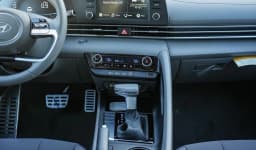 Hyundai Elantra SEL Sport IVT 2026 — side view
