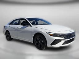 Hyundai Elantra SEL Sport IVT 2026 — side view