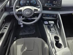 Hyundai Elantra SEL Sport IVT 2026 — side view